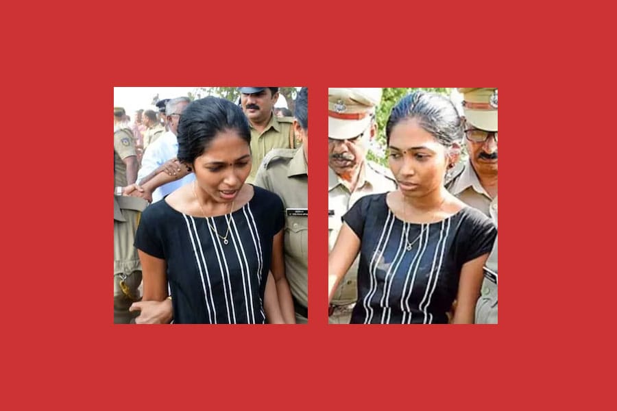 കാമുകനൊപ്പം ജീവിക്കാൻ ഒന്നരവയസ്സുകാരനെ കടലിലെറിഞ്ഞ് കൊന്ന അമ്മ ശരണ്യയ്ക്ക് ജീവപര്യന്തം.