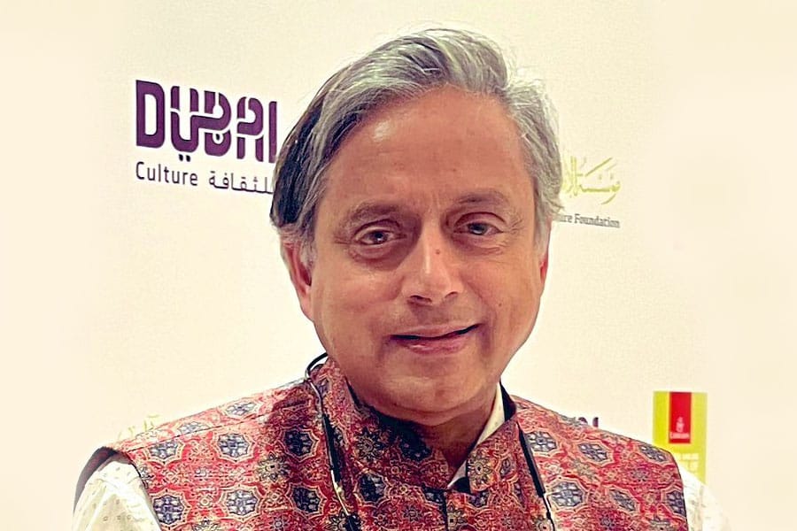 ദുബായിലെ ചർച്ച മാധ്യമ സൃഷ്‌ടിയാണെന്ന് തരൂർ; പറയാനുള്ള വിഷയങ്ങളൊക്കെ പാർട്ടി നേതൃത്വത്തോട് പറയും.