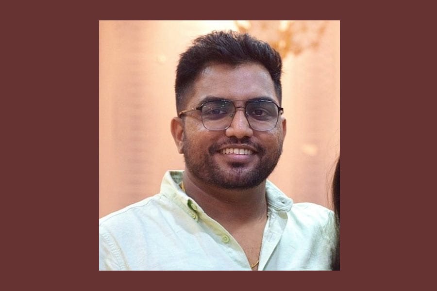 വിമാനയാത്രക്കിടെ കുഴഞ്ഞ് വീണ പ്രവാസി മലയാളി മരിച്ചു; 35 വയസായിരുന്നു. 