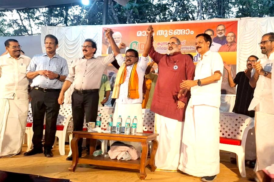 NDA-Kunnathunadu-candidate കുന്നത്തുനാട്ടില് എൻഡിഎ സ്ഥാനാർഥി കോൺഗ്രസ് നേതാവായ ശ്രീ ബാബു ദിവാകരൻ.