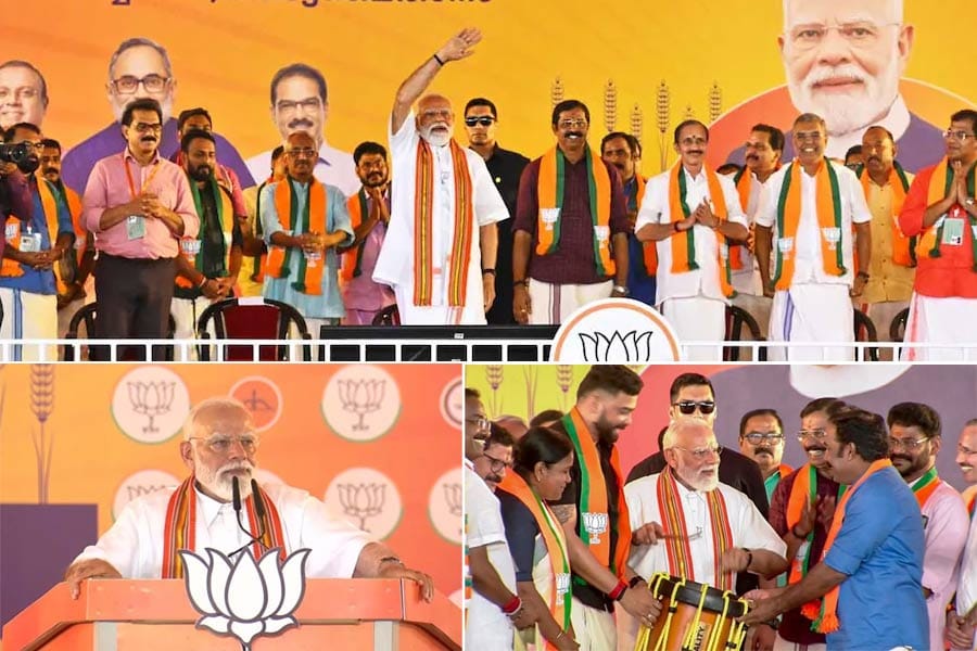 modi-at-palakkad മലയാളിയുടെ വിശ്വാസം ബിജെപിയിൽ, എൻ ഡി എ വികസന കേരളം സൃഷ്ടിക്കും; മാറാത്തത് മാറുമെന്ന് നരേന്ദ്ര മോദി