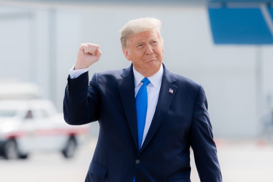 donald-trump ഇറാനുമായുള്ള യുദ്ധത്തിൽ താൻ "വലിയ വിജയത്തിലേക്ക്" നീങ്ങുകയാണെന്ന് ഡോണൾഡ് ട്രംപ്.