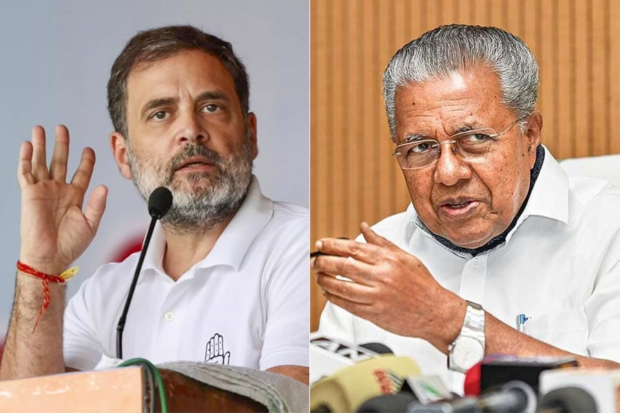 rahul-gandhi-and-pinarayi-v കന്യാസ്ത്രീകളെ ആക്രമിച്ചവരോട് ചേർന്നു പ്രവർത്തിക്കുന്ന മുഖ്യമന്ത്രിയാണ് കേരളത്തിലുള്ളതെന്ന് രാഹുൽ; അജ്ഞതയും അധിക പ്രസംഗവുമെന്ന് മുഖ്യമന്ത്രി.