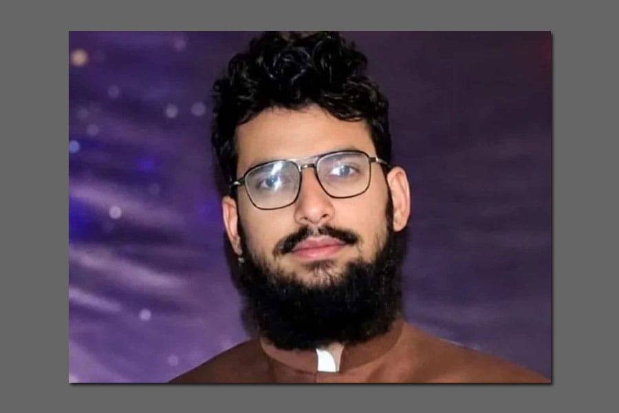 പുൽവാമ ഭീകരാക്രമണത്തിന്റെ പ്രധാന ആസൂത്രകരിലൊരാളായ ഹംസ ബുർഹാൻ അജ്ഞാതരുടെ വെടിയേറ്റ് മരിച്ചു.