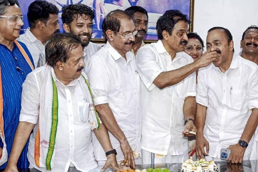 team-udf-kerala-congress മന്ത്രിസഭാ രൂപീകരണത്തിനായുള്ള അതിവേഗ ചർച്ചകളിലേക്ക് കോൺഗ്രസ്; തിങ്കളാഴ്ച സത്യപ്രതിജ്ഞ
