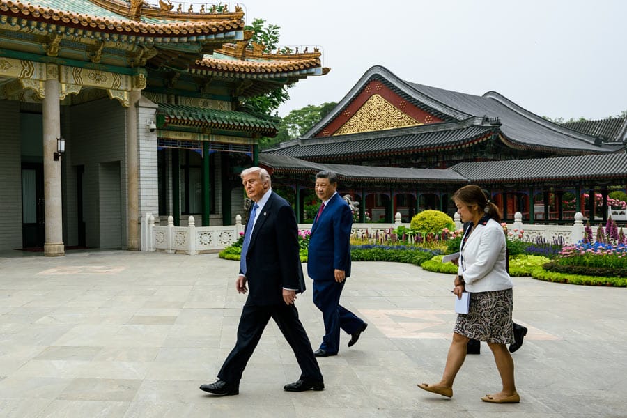 trump-in-china ചൈനയിൽനിന്ന് ട്രംപും സംഘവും മടങ്ങിയത് കിട്ടിയ സമ്മാനങ്ങൾ അവിടെത്തന്നെ ഉപേക്ഷിച്ചശേഷം