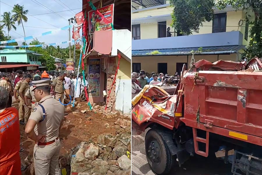 കൊട്ടാരക്കരയിൽ ബസ് സ്റ്റോപ്പിലേക്ക് ടിപ്പർ ലോറി ഇടിച്ചുകയറി മൂന്ന് പേർക്ക് ജീവൻ നഷ്ടമായി.