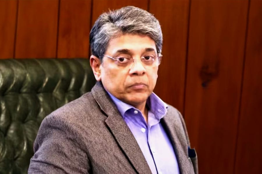 ഇന്ത്യന്‍ ഇന്റലിജന്‍സ് ബ്യൂറോയ്‌ക്ക് പുതിയ മേധാവി. പുതിയ ഡയറക്ടറായി ഡോ. മഹേഷ് ദീക്ഷിത്തിനെ നിയമിച്ചു.