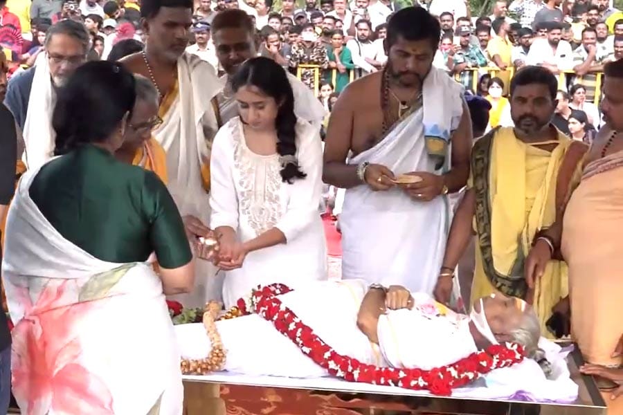 പ്രശസ്ത ഗായിക എസ്. ജാനകി ഇനി മായാത്ത ഓർമ.