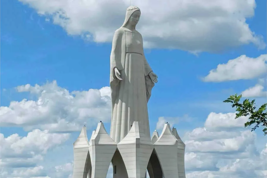 Europes tallest Virgin Mary statue യൂറോപ്പിലെ ഏറ്റവും വലിയ പരിശുദ്ധ കന്യകാമറിയത്തിന്റെ രൂപം പോളണ്ടിൽ അനാച്ഛാദനം ചെയ്തു.