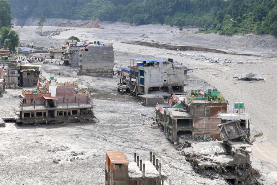 nepal disaster നേപ്പാൾ മിന്നൽ പ്രളയം: മരണസംഖ്യ 740 കടന്നു, കാണാതായ ഏഴ് മലയാളികളെക്കുറിച്ച് വിവരമില്ല